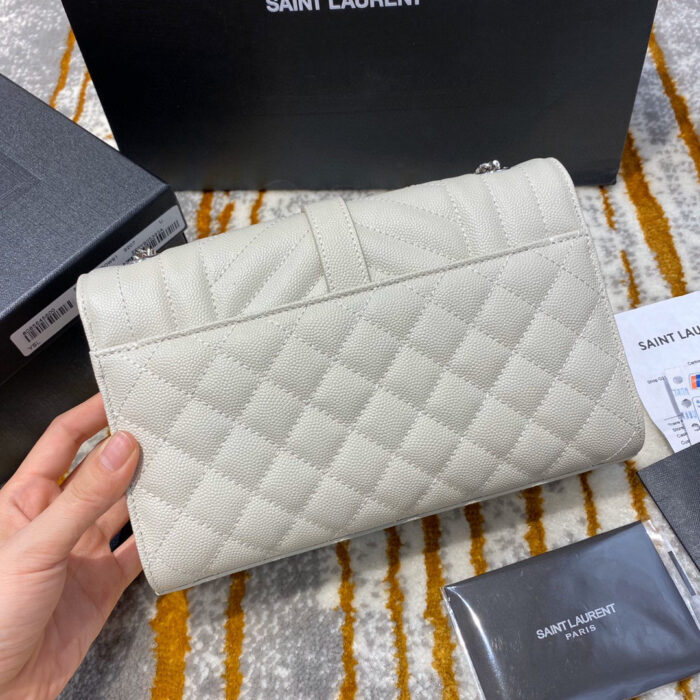 1685424196.0386kvDAppNlYveae5bb80-700x700.jpg