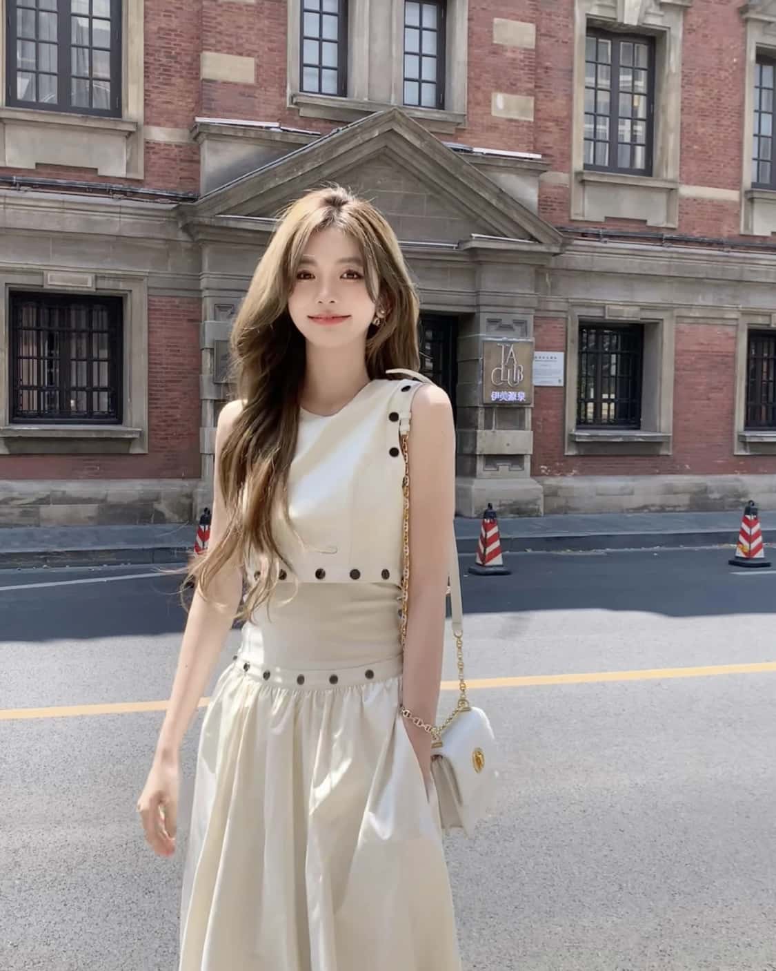1704285815.8417YDzZECxDbs1 46.jpg